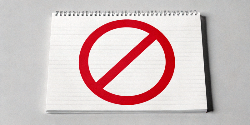 无日志政策示意图：一个空白的笔记本上画着大大的禁止符号，表示不记录用户活动